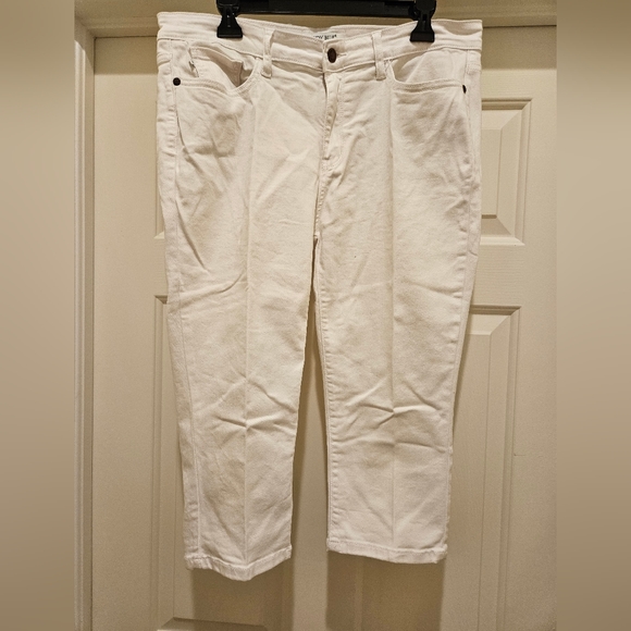 Judy Blue White Denim NWOT - Picture 1 of 3
